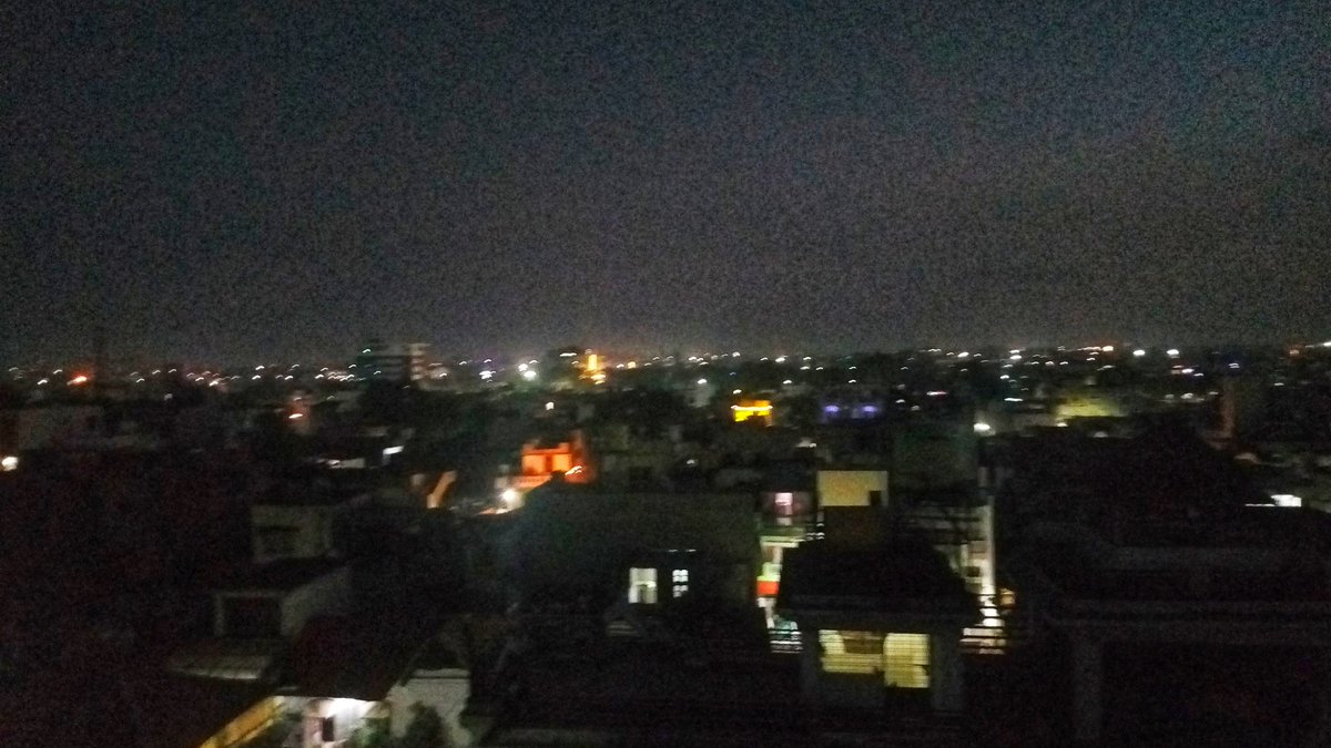 DimpleTrivedii's tweet photo. T141

The night sky is my canvas, and the stars are my paintbrush. https://t.co/t4YZUhwuda