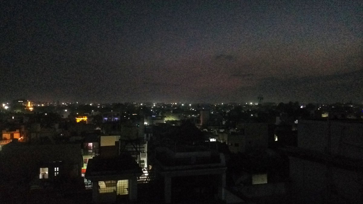 DimpleTrivedii's tweet photo. T141

The night sky is my canvas, and the stars are my paintbrush. https://t.co/t4YZUhwuda
