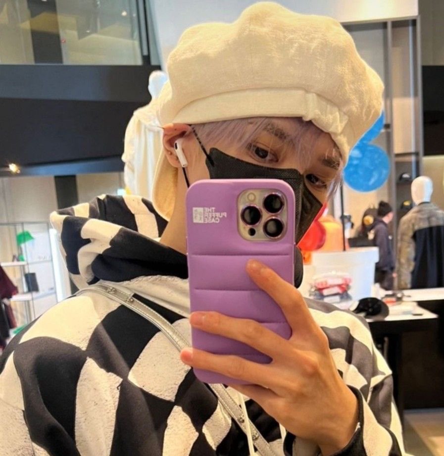 태용님 거울샷 귀엽구 한결같애