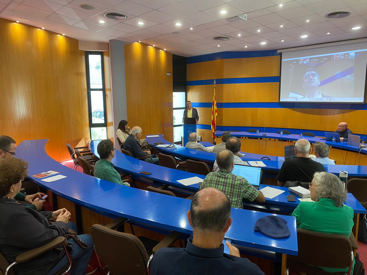 ComarcaMontsia's tweet photo. Aquest matí el president Sergi Guimerà, conjuntament amb els consellers ha inaugurat el Cicle de Jornades 2024 sobre 
TRANSICIÓ ENERGÈTICA i TERRITORI (TEIT). https://t.co/i2U07EYPkI