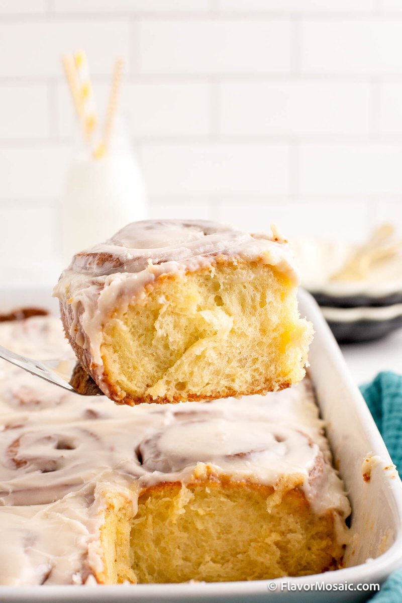 Best fluffy CINNAMON ROLLS to make your weekend a little sweeter!
flavormosaic.com/best-homemade-…