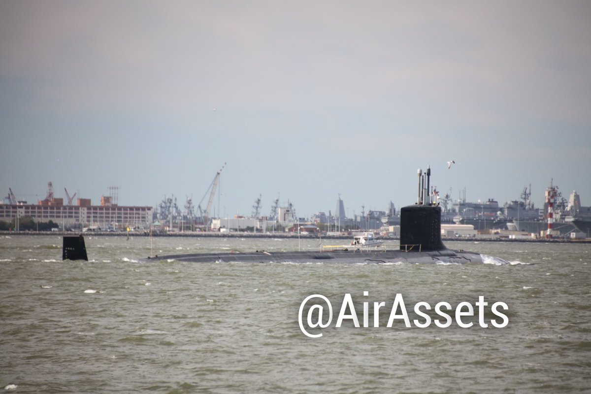 AirAssets's tweet photo. 08:45 hrs Eastern time the USS Washington callsign #Eventdelta SSN787 a Virginia class nuclear submarine returning from Annapolis and then possibly going out to sea. She is waiting for tug with pilot and 3 passengers to embark from Wendy Moran.
#ssn787 #usswashington #submarine https://t.co/T4mHYGODvm