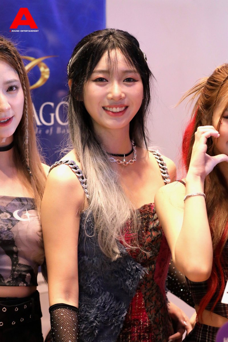 “WANG KE” ช่วงสัมภาษณ์ในงาน Siam Paragon Ultrasonic Water Festival 2024 “Songkran Lobster Wonderland by Philip Colbert” 

GEN1ES FIRST APPEARANCE
#王珂 #หวังเคอ #WANGKE
#SiamParagonxGen1es #Gen1es #WaterFestival2024xGen1es 
#SiamParagonSongkran2024
#SiamparagonxPhilipColbert