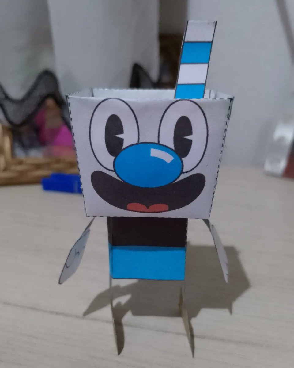Manuella180204's tweet photo. Papercrafts: Os irmãos Cuphead (Xicrinho) e Mugman (Caneco) do jogo Cuphead e da série The Cuphead Show! #cuphead #xicrinho #mugman #caneco #papercraft #jogo #thecupheadshow https://t.co/wGhE5BTODN