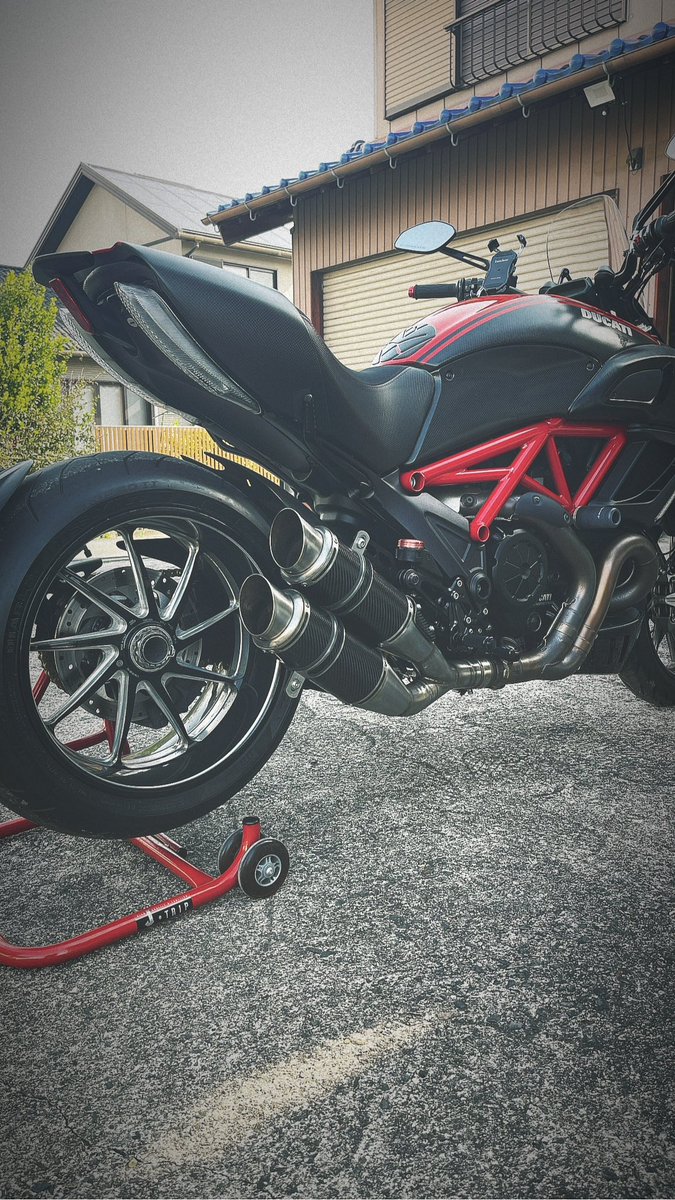 hyde11023's tweet photo. 久々にバイクを洗いました♬
明日は琵琶イチツーリング♬ https://t.co/l5VGT9tZ6l