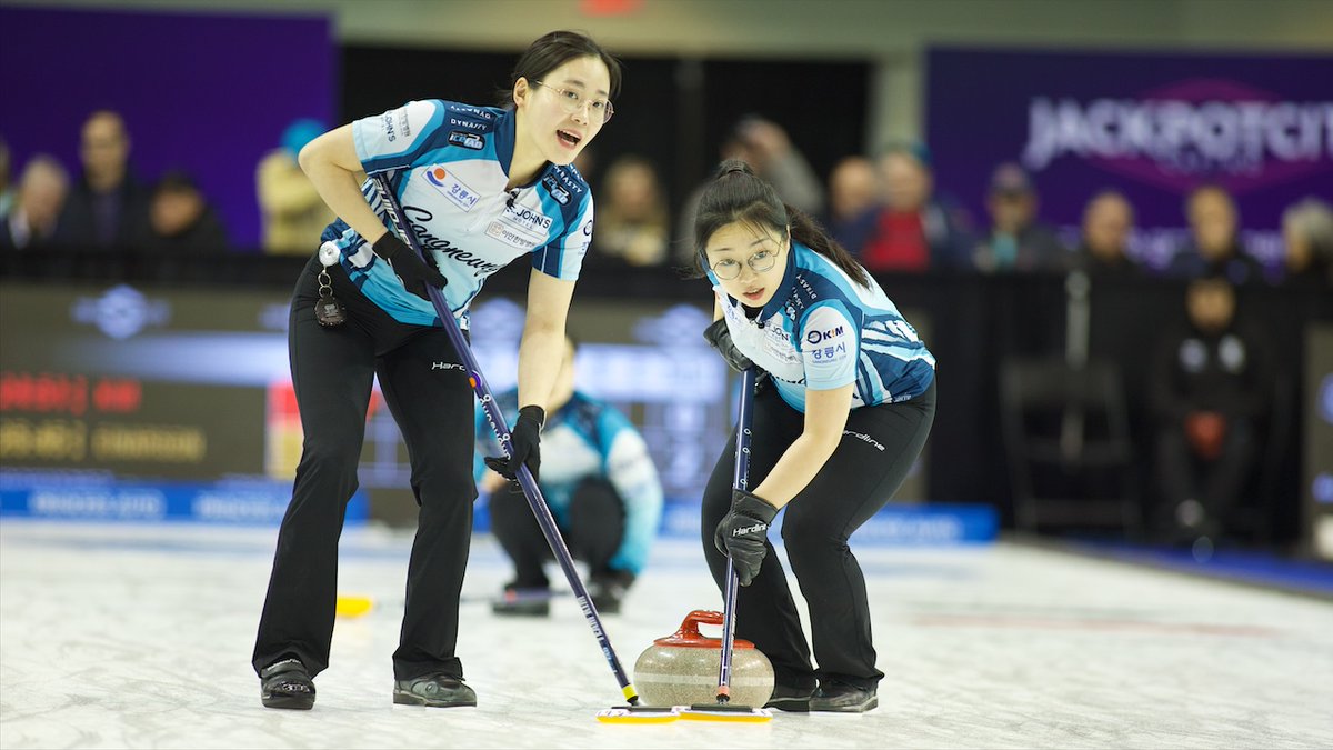 Ladies and gentlemen, the weekend! Women's quarterfinals - Kim vs. Tirinzoni and Hasselborg vs. Gim - kick off the @princessauto Players' Championship playoffs at 11:30 a.m. ET. 📺 @Sportsnet 💻🇨🇦 watch.sportsnet.ca 💻🌍 gsoclive.com #curling #GSOC