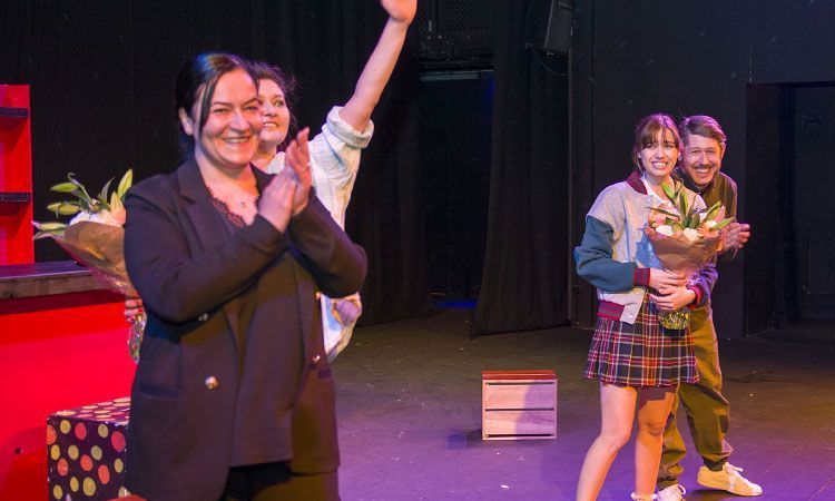 “Kalbinize Dokunan Hikayeler” 28 Nisan’da Millfield Theatre’da

Türkiye kökenli nüfusun yoğun yaşadığı Kuzey Londra’nın sokaklarındaki yaşamı konu olan ‘Renkli Stage’ oyunu sanatseverlerle buluşuyor.

olaygazete.co.uk/kultur-sanat/k…