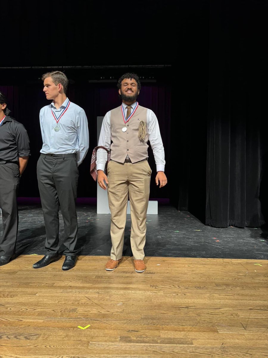 herbertoneiljr's tweet photo. Super proud of the Hempstead Theatre Company! Their production of βEquusβ has advanced to Regionals! The show was once again outstanding! Shout out to Director Arias and all the amazing students! #HigherHeights #AreaChamps #Straight1s https://t.co/bI6IfEhN6D