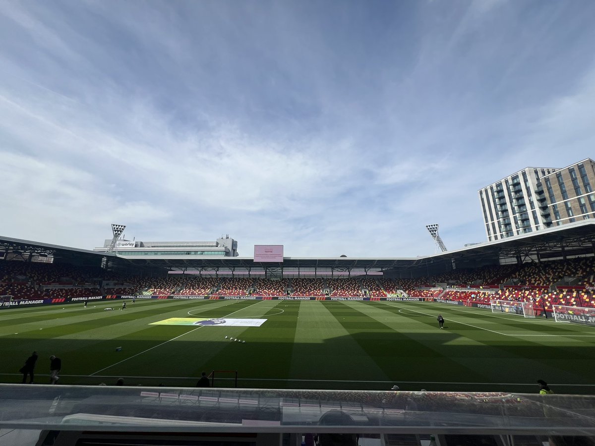 Our Sport Show on 94.9FM comes from Brentford v Sheffield United 🐝 Ivan Toney sits on the bench for this one! Full commentary from 3pm on @BBCRadioLondon