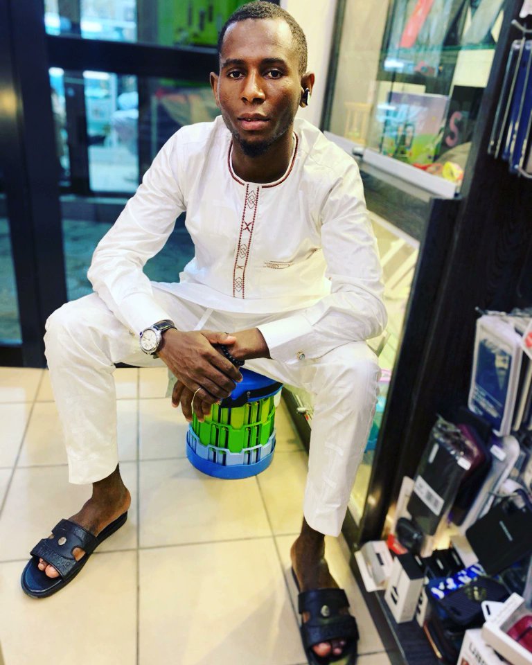 ibson_oumar's tweet photo. *Ma maman s'inquiète beaucoup je lui ai dit que je vais faire que du business qu'elle ne doit pas s'inquiéter je dois réussir ✊* https://t.co/okgTN6j2UC