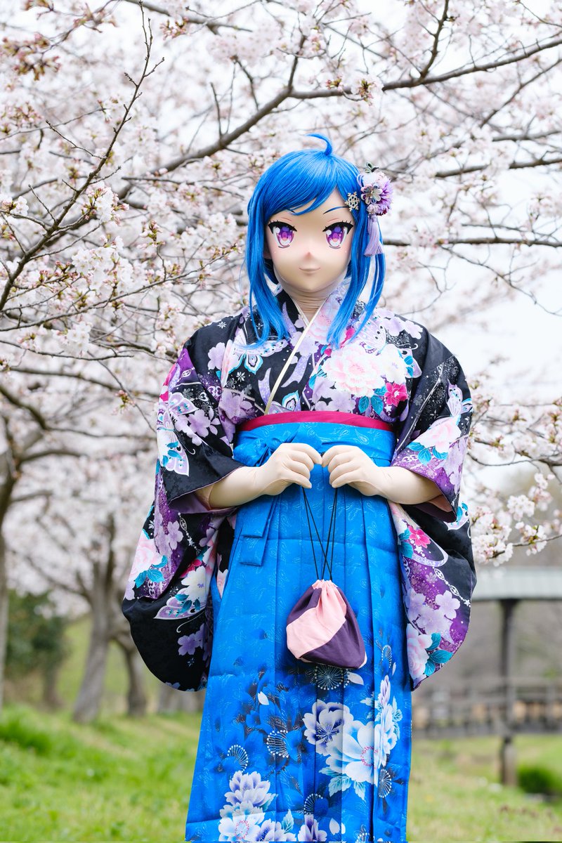 今年も袴姿で桜の撮影できて良かった〜♪🌸 また来年も撮影したい！📸 今度は夜桜撮影も出来たらいいなぁ。 photo:@kurono_shion