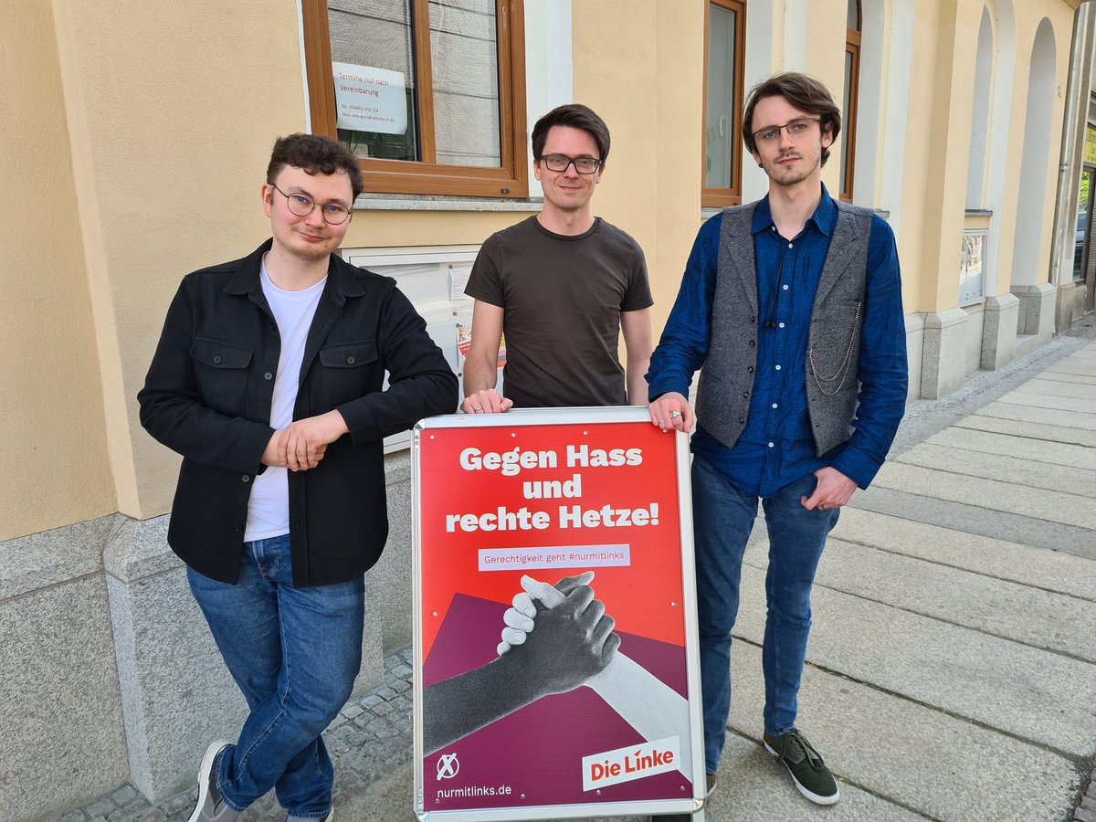 Heute bei den Genoss*innen in #Greiz vorbeigeschaut. Unser Direktkandidat im WK40 gegen Höcke ist @leonmwalter. Gewählt auch Alexander Frieß im WK39. Glückwunsch euch beiden zu Wahl! Zusammen packen wir es an, gegen den Faschismus und für ein Thüringen für alle! @die_linke_th