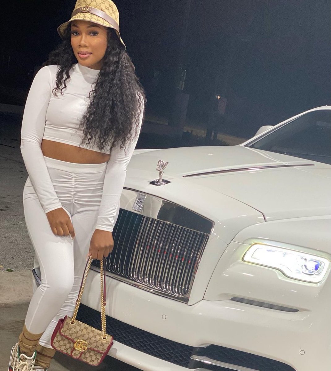 AssaneSt's tweet image. Spoiled lil ***** and you knew bout it 🤑🤷🏼‍♀️