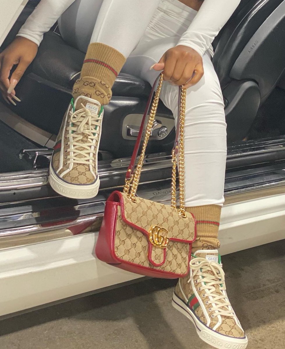 AssaneSt's tweet image. Spoiled lil ***** and you knew bout it 🤑🤷🏼‍♀️