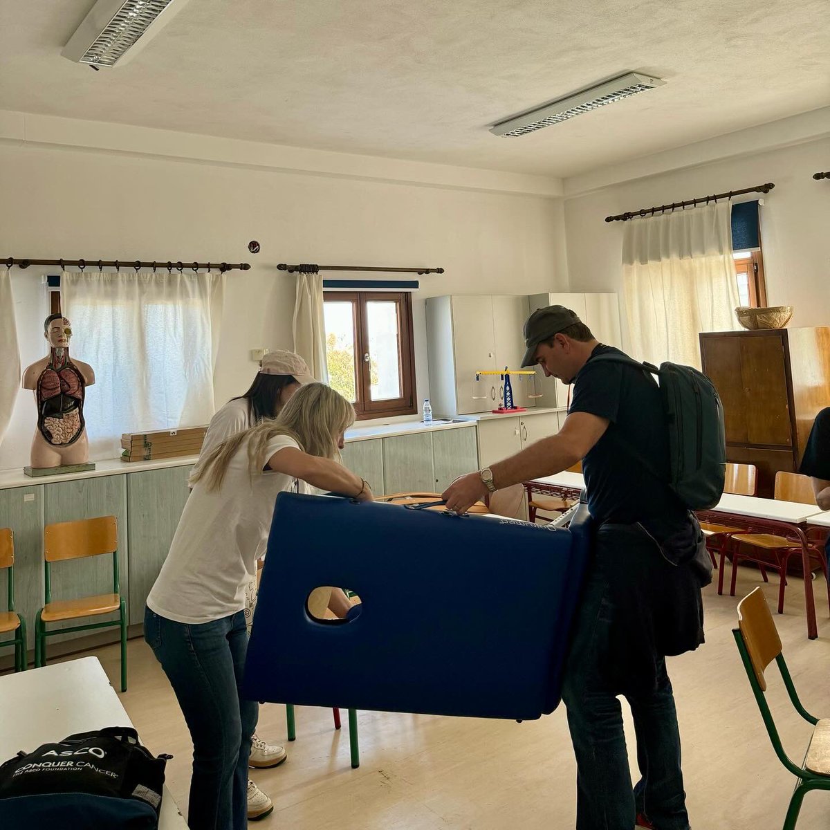 THI_OneGreece's tweet photo. Yesterday, #THI team embarked on a meaningful journey to Sifnos alongside #AxionHellas for their 16th mission offering medical services and cultural events on remote #Greek islands. (1/2) https://t.co/Nj3S22LLMr
