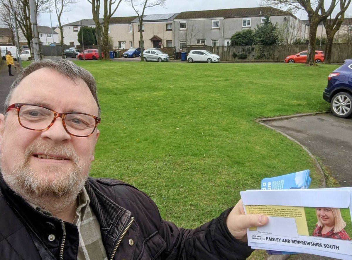 LinwoodAndCSNP's tweet image. Out in Linwood delivering more survey cards and leaflets on behalf of @JacquelinecSNP #ActiveSNP