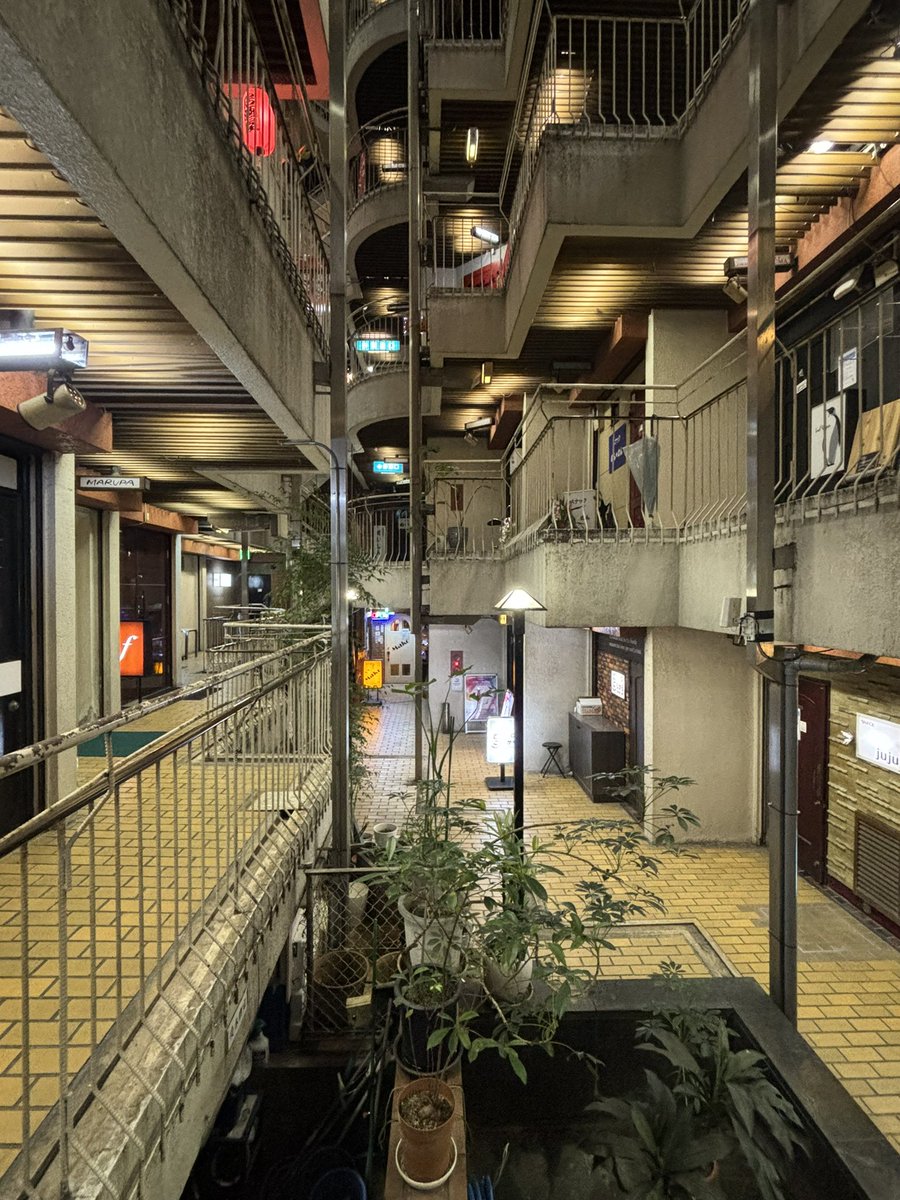 安藤忠雄さんが建築した、昭和レトロの建物に来てみた。#ヌーベル甲子園口