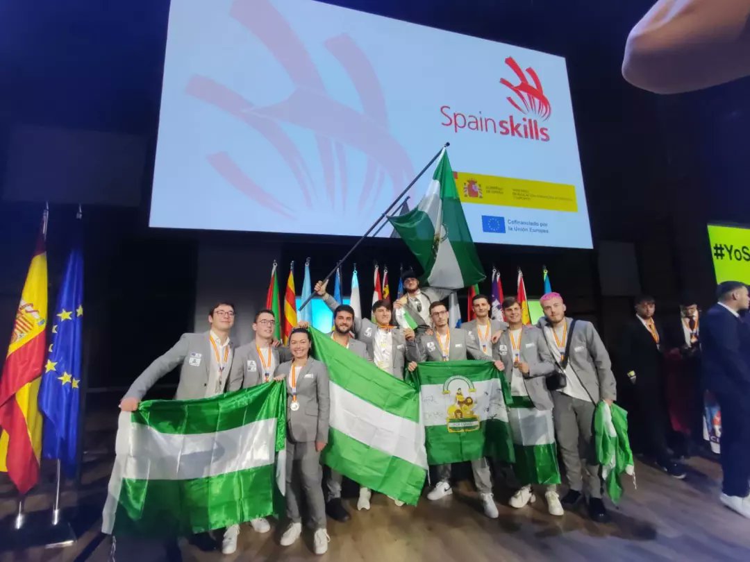 Patricia_Pozo_'s tweet image. La @FPAndaluza triunfa en los campeonatos nacionales #Spainskills. La comunidad con más medallas:  7 oros y 4 platas. Tremendamente orgullosa de nuestro equipo, ¡¡¡enhorabuena a todos y gracias por vuestro entusiasmo y esfuerzo!!!