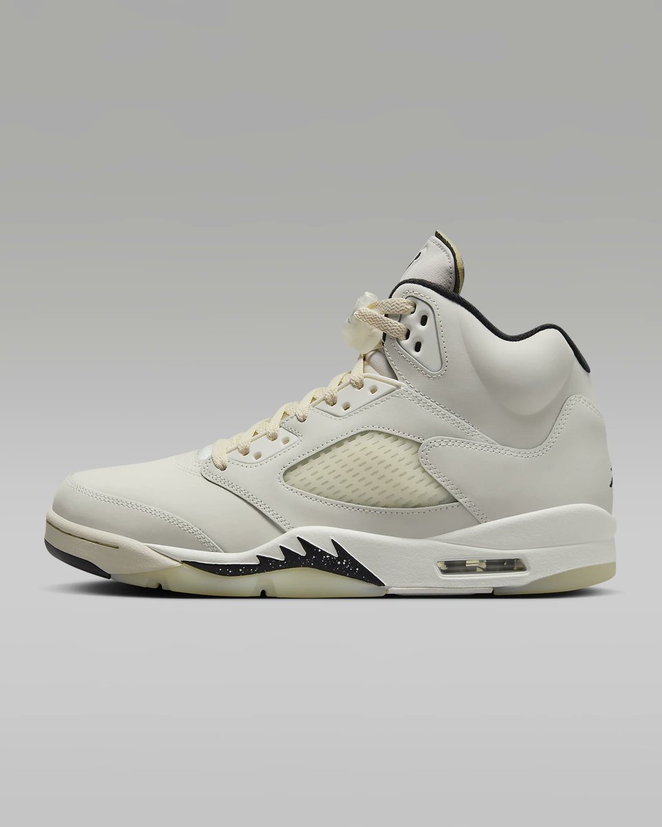 spieltimes's tweet photo. Just Dropped! 🔥 Air Jordan 5 Retro SE

Mens https://t.co/VBdDUMqQd5
Big Kids https://t.co/LXELgz149x 

#jordans #snkrs #kicks #shoedrops https://t.co/tkOMifyvax