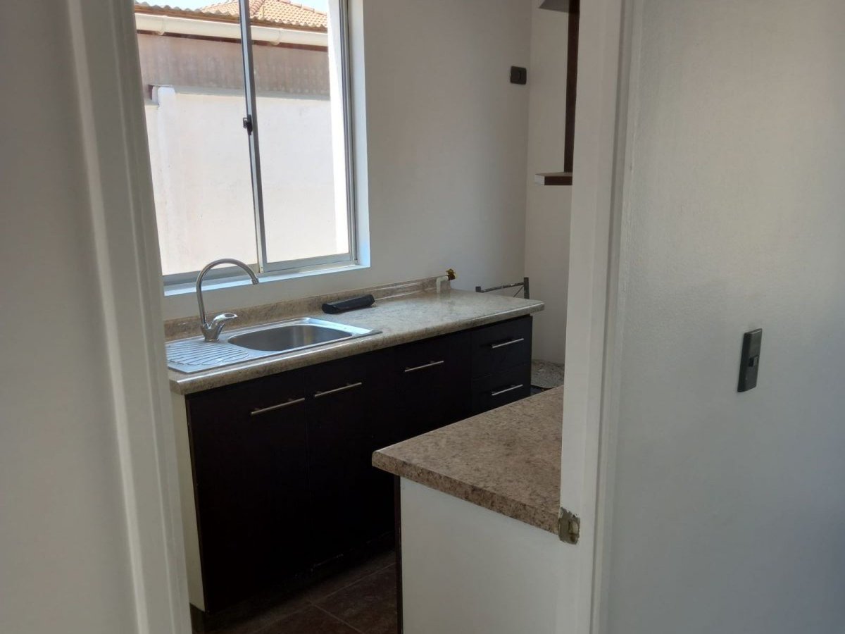 Urbalia's tweet photo. SE ARRIENDA CASA $ 620.000 , UMBRALES DE BUIN

AGENTE
CARMEN AVILEZ
+56996416177

https://t.co/TJ1CCRrUiZ

#buin #buincity #umbralesdebuin #urbalia https://t.co/N9GqKIvcXS