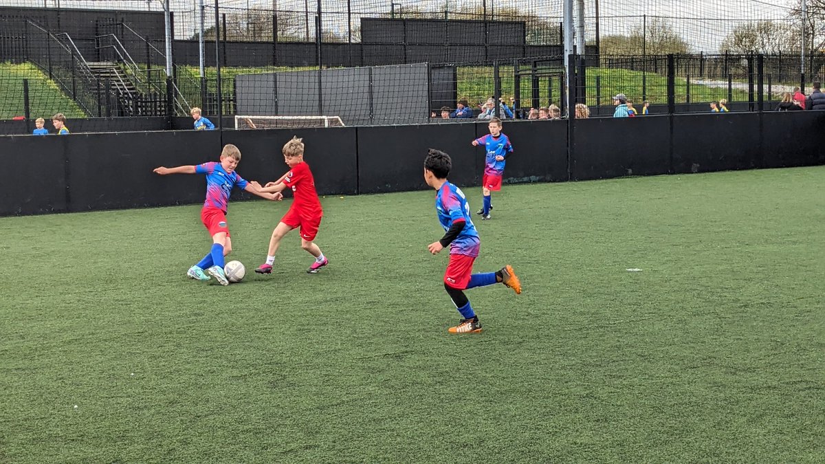 Hendrefoilan's tweet photo. What a fantastic performance from #hdfp in the year 5/6 Oakleigh Football Tournament yesterday, all the way through to the semi-final... And so close to making the final. Da iawn boys! #hdfporcas #hdfpRF #hdfpHCI https://t.co/EtpIIt1f6Z