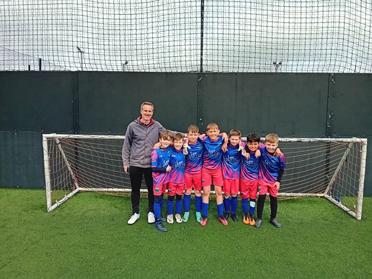 Hendrefoilan's tweet photo. What a fantastic performance from #hdfp in the year 5/6 Oakleigh Football Tournament yesterday, all the way through to the semi-final... And so close to making the final. Da iawn boys! #hdfporcas #hdfpRF #hdfpHCI https://t.co/EtpIIt1f6Z