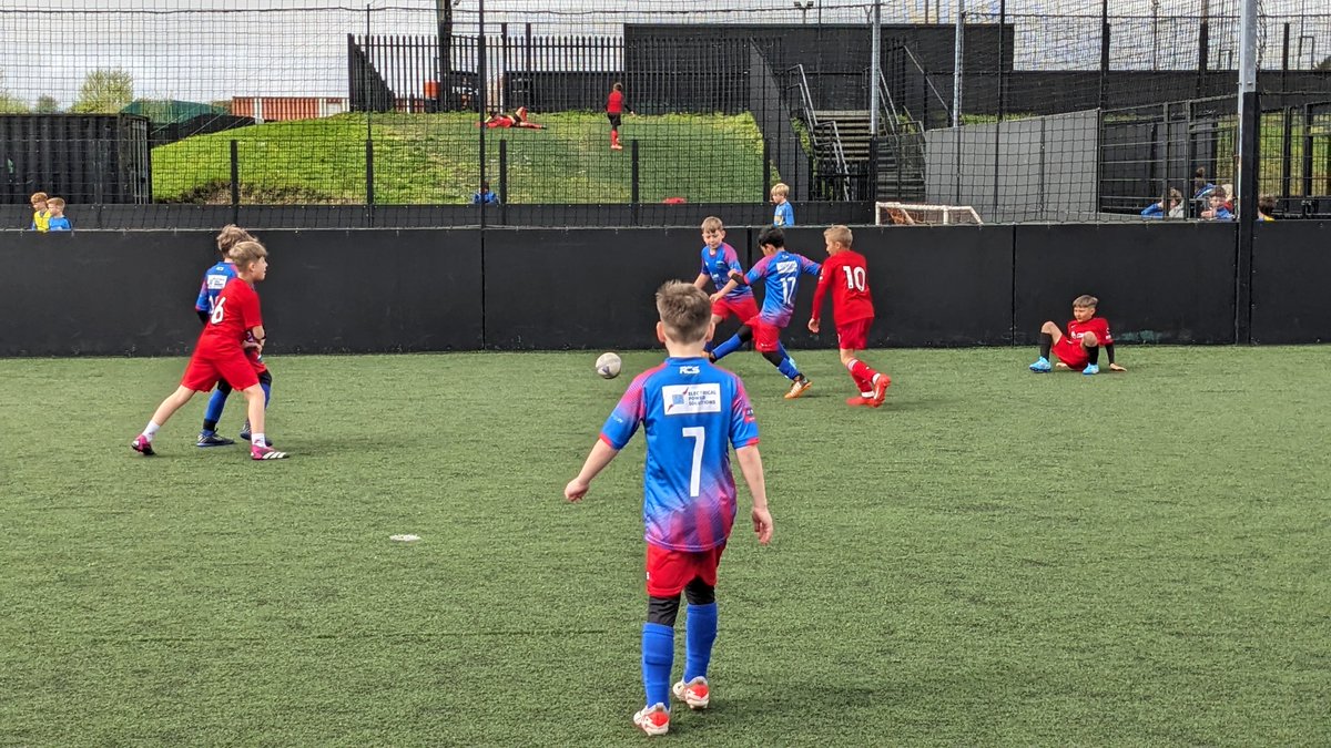 Hendrefoilan's tweet photo. What a fantastic performance from #hdfp in the year 5/6 Oakleigh Football Tournament yesterday, all the way through to the semi-final... And so close to making the final. Da iawn boys! #hdfporcas #hdfpRF #hdfpHCI https://t.co/EtpIIt1f6Z