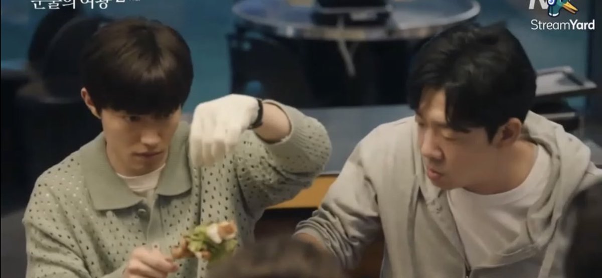 kdramacheese's tweet photo. the moms, the dads, the siblings, baekhong... WHAT A SIGHT TO SEE. WE CAN ALL SEE THAT HAEIN IS THE HAPPIEST

 #QueenOfTearsEp11 #QueenOfTears https://t.co/j9bd2bRGPB
