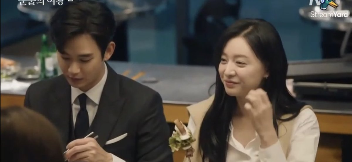 kdramacheese's tweet photo. the moms, the dads, the siblings, baekhong... WHAT A SIGHT TO SEE. WE CAN ALL SEE THAT HAEIN IS THE HAPPIEST

 #QueenOfTearsEp11 #QueenOfTears https://t.co/j9bd2bRGPB