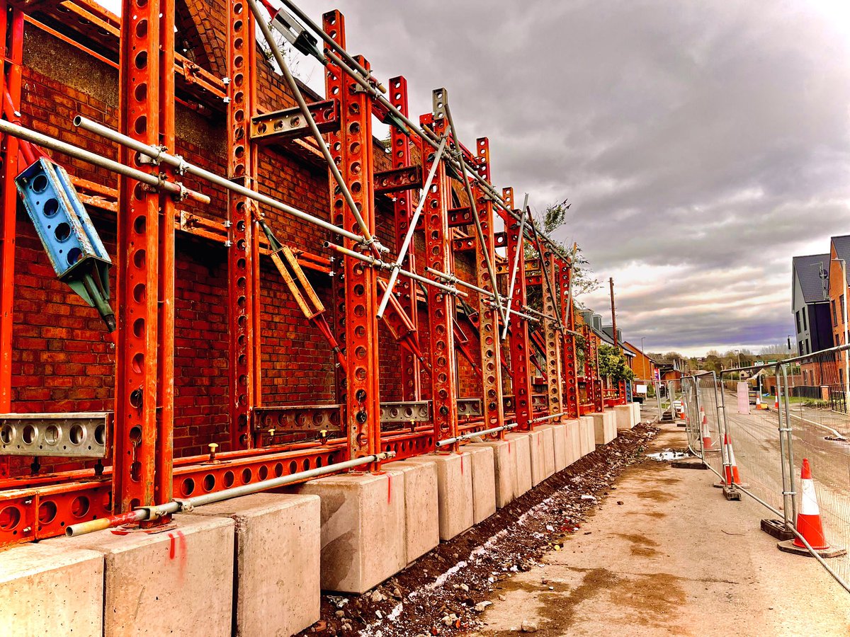 HydraCapsule's tweet photo. Facade retention of listed hierarchy structure… well done 👏 team #facade #retention #temporaryworks #propping #heavylifting https://t.co/0od6oeVI10