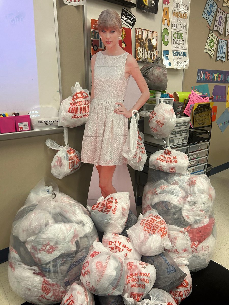 Saving the planet one plastic bag at a time! Our class collected 1,754 bags for <a href="/HEB/">H-E-B</a>! Taylor Swift was even impressed! <a href="/NISDFields/">Fields Elementary</a> @MrsPiernik