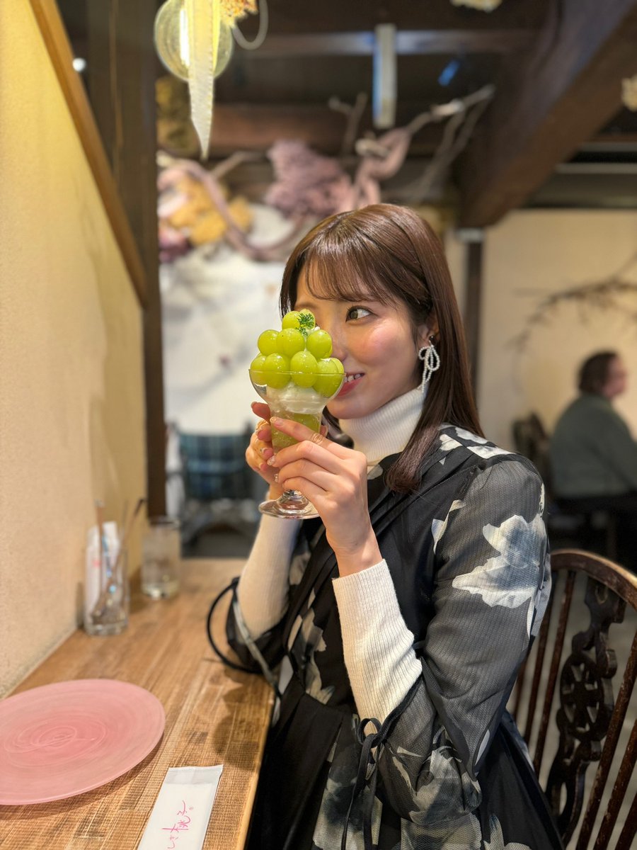 シャインマスカットのパフェ〜🍇💚
岡山県はフルーツもお魚も美味しい！！