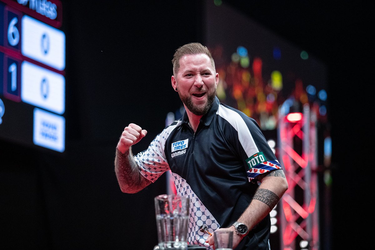 𝗡𝗢𝗣𝗣𝗜𝗘 𝗗𝗘𝗡𝗜𝗘𝗦 𝗗𝗜𝗠𝗜 🇳🇱 Ninth seed Danny Noppert defeats UK Open champion Dimitri van den Bergh 6-4 with a 101 average and 6⃣ 180s to his name! #IDO24