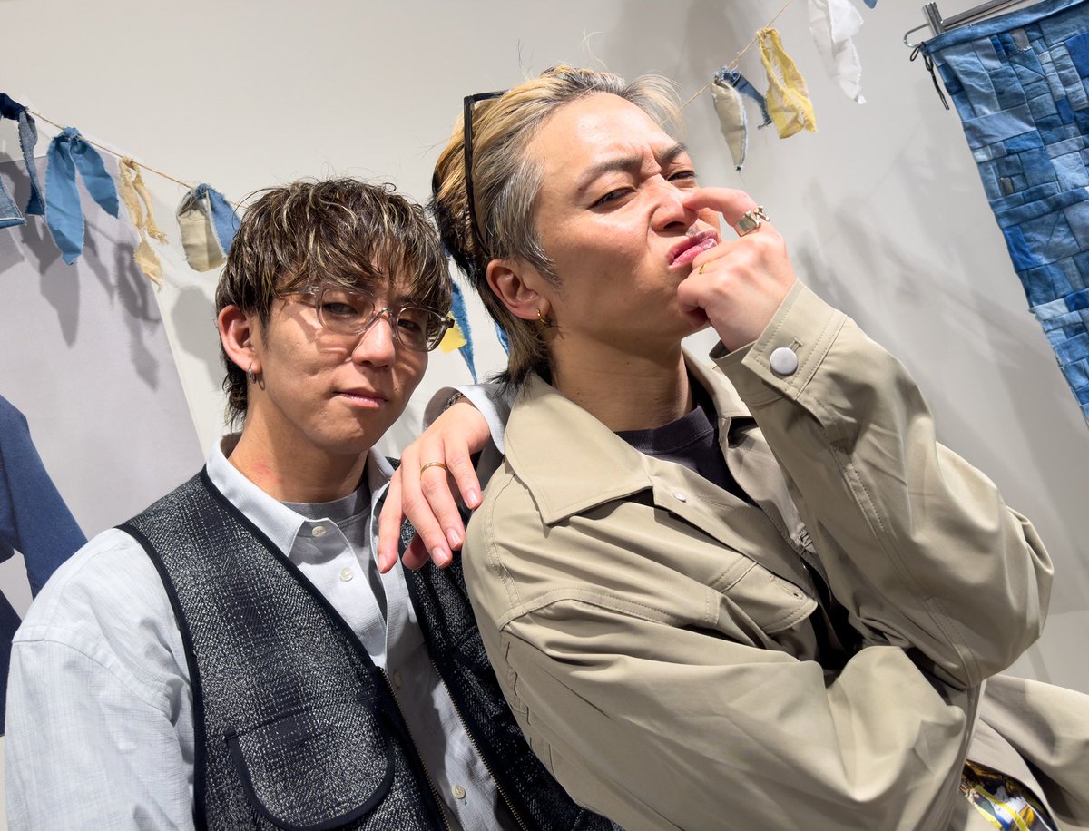 sirius46's tweet photo. osolo Connection 2024 Spring&amp;Summer (2024.4.13-14)
大阪でs**t kingzのKazukiさんのデザインしたアパレルブランドのポップアップストアに行ってきました！
RADIO FISHのShow-heyさんも店頭で接客をして下さいます
kazukiさんのデザインした服は生地が良くて、デザインも考えられてて好きです！ https://t.co/f6ZTvimkIo