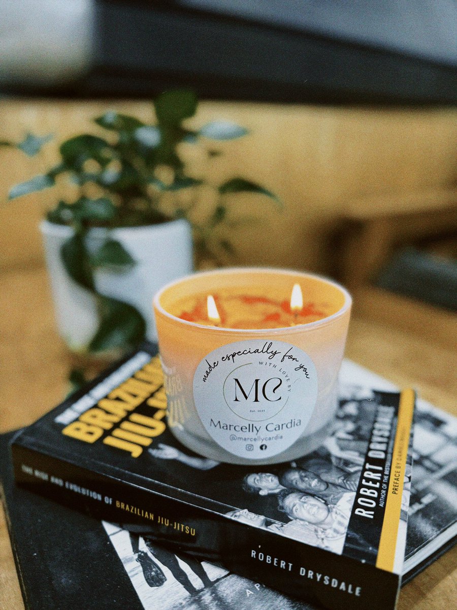 Cozy vibes 🥰🕯️

#candles #candlemaking #handmade