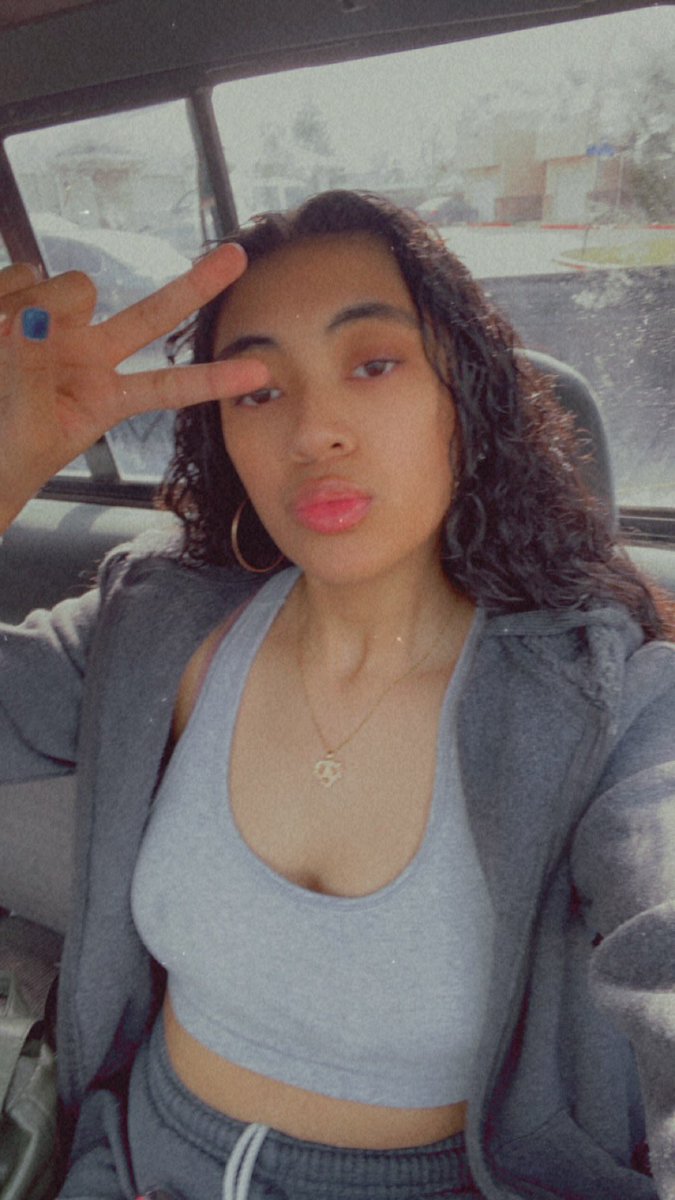 Aceebabyyyy's tweet photo. Not sure why I'm back on this app but HELLURRRR🤣 I just knew y'all missed my pretty face😝 https://t.co/oPoV65UKgo