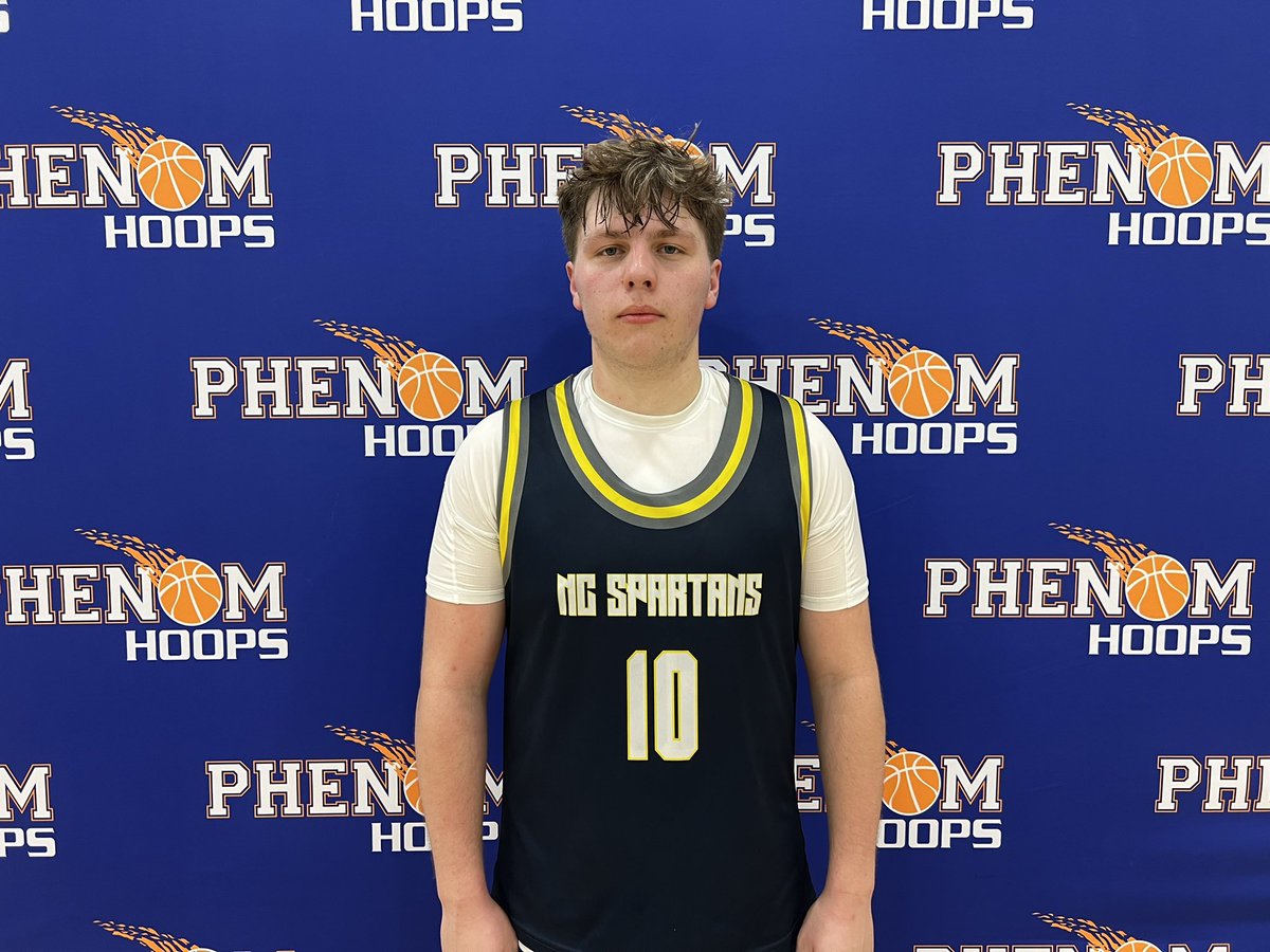 Clearly, the shooting slump has ended for 6’0 ‘25 Bryson Mickey (NC Spartans), as he’s putting on a legitimate offensive clinic right now. Offering his usual level of playmaking wizardry while knocking down seemingly every shot he attempts. Visibly dominating #Phenom757Showcase