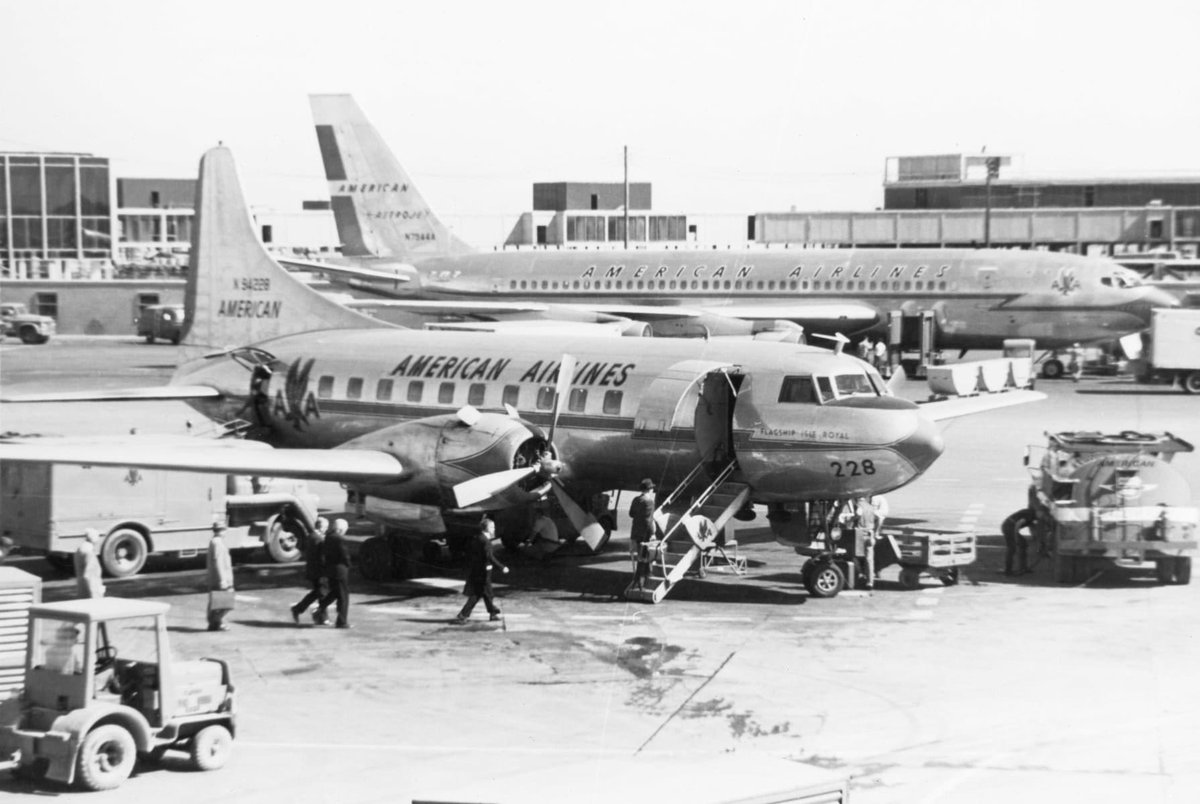n194at's tweet photo. American Airlines
Convair CV-240-0 N94228
Boeing 720-023(B) N7544A
ORD/KORD Chicago O'Hare International Airport
Photo credit C. Gerdes | 1961
#AvGeek #Convair #CV240 #Boeing #B720 #AmericanAirlines #AAL #AvGeeks #Chicago #ORD @fly2ohare https://t.co/wz8RKyYmGi