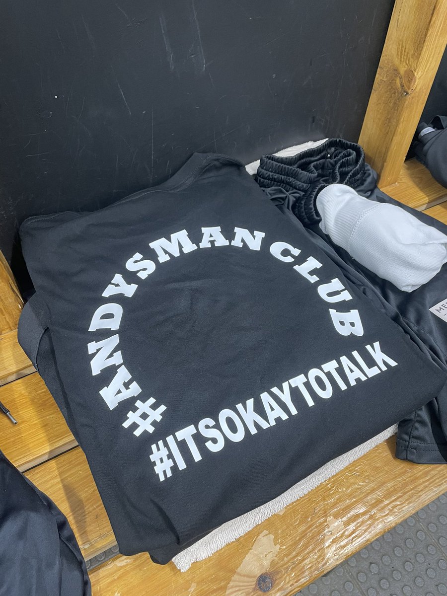 MerthyrTownFC's tweet photo. 👌🏽 Ahead of todays game, The Martyrs are proudly wearing @andysmanclubuk tees for the warm up!

#ItsOkayToTalk | #OurTownOurClub https://t.co/iPR0JvnwVM