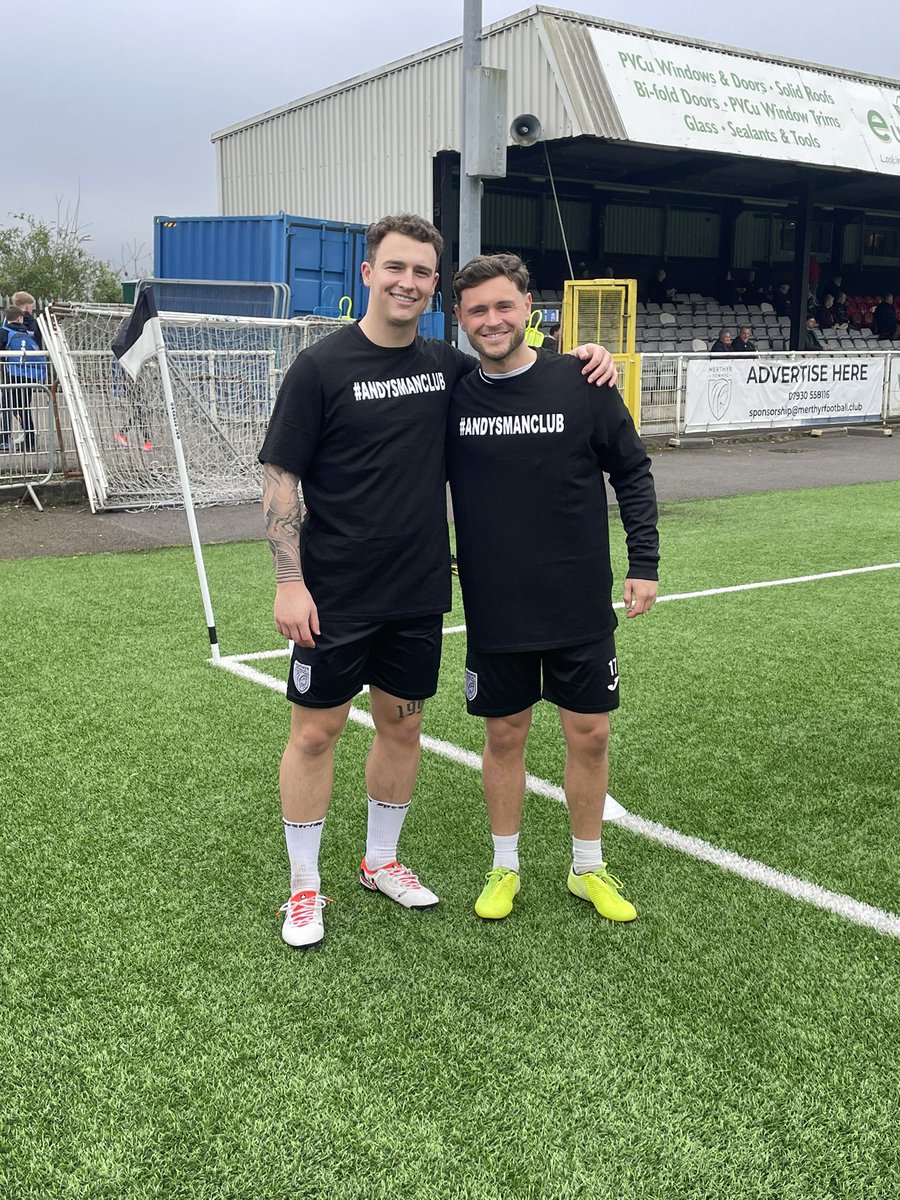 👌🏽 Ahead of todays game, The Martyrs are proudly wearing <a href="/andysmanclubuk/">#ANDYSMANCLUB</a> tees for the warm up!

#ItsOkayToTalk | #OurTownOurClub
