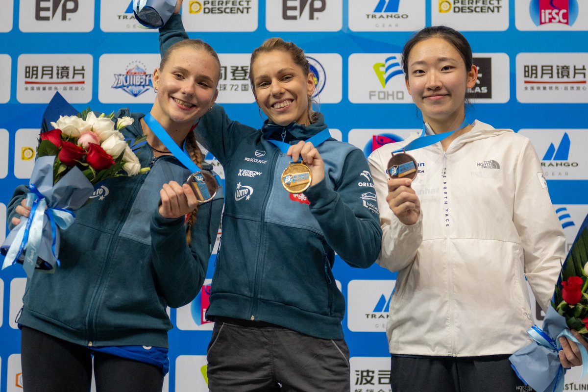 WORLD CUP GOLD NUMBER 12 AND AN EQUALLED WORLD RECORD FOR MIROSLAW!! 🥇 @OlaMiroslaw 🇵🇱 🥈 @NataliaKalucka 🇵🇱 🥉 Jeong Jimin 🇰🇷 @PolandClimbing | #WorldClimbing #WujiangWC