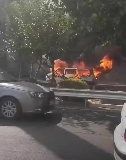 sonofniche's tweet photo. مثل اینکه فراموش کردید مردم با گشت ارشاد چیکار کردن. https://t.co/7BJCf9mmhF