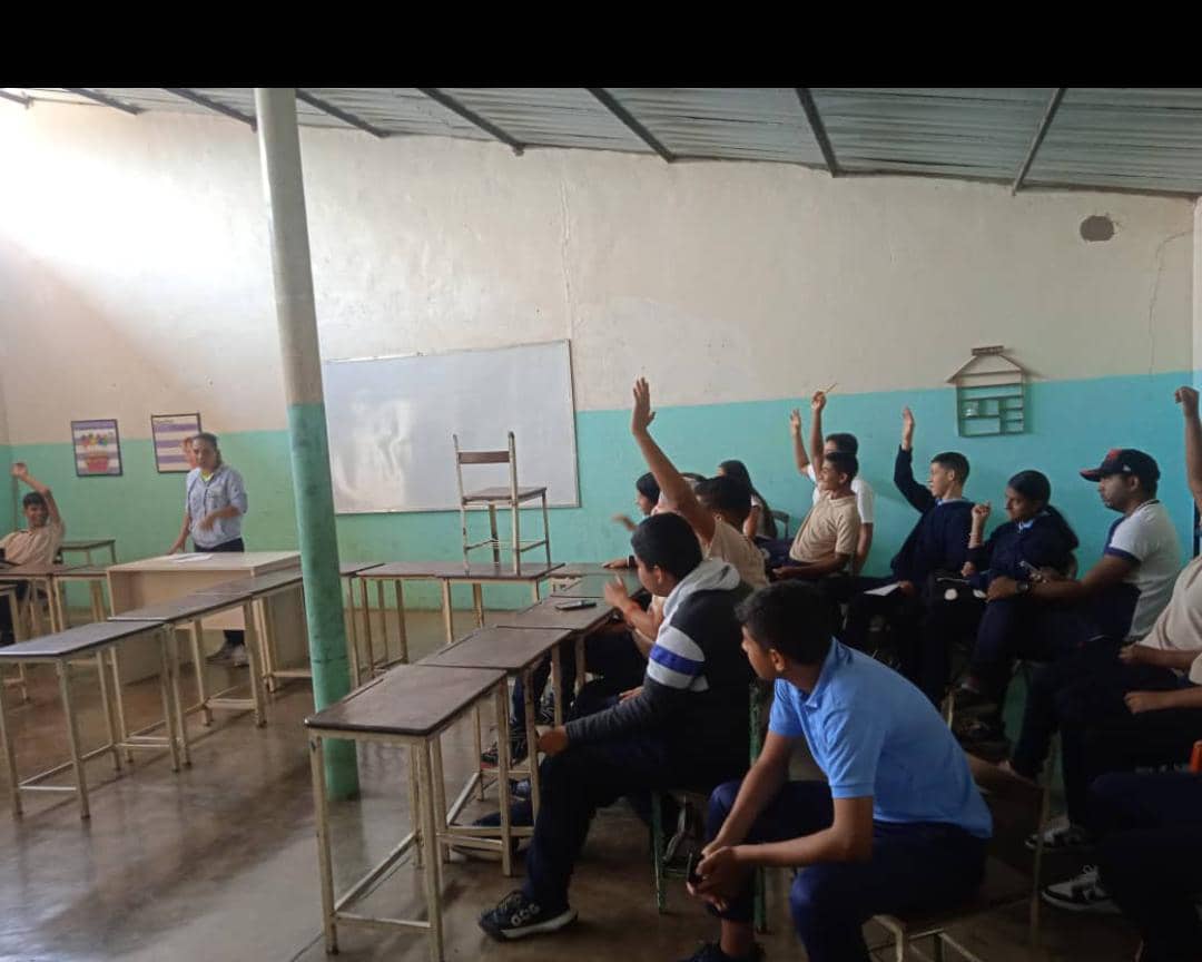 CdceCarache's tweet photo. La juventud de Carache se encuentra en el debate por la Consulta del III Congreso de la Organización Bolivariana de Estudiante OBE #Trujillovanguardiaeducativa https://t.co/wcGqJLQd8e