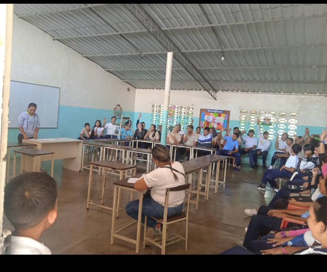 CdceCarache's tweet photo. La juventud de Carache se encuentra en el debate por la Consulta del III Congreso de la Organización Bolivariana de Estudiante OBE #Trujillovanguardiaeducativa https://t.co/wcGqJLQd8e
