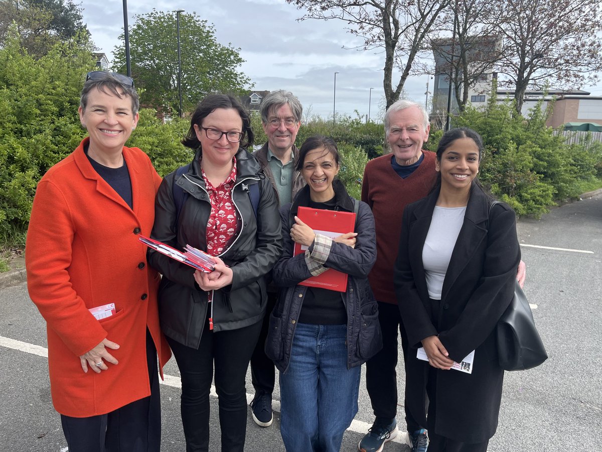 Small but mighty team out in Wyken Coventry for@UKLabour’s ⁦@angelabhopkins⁩ ⁦@RichParkerLab⁩ ⁦@SimonFosterPCC. Fabulous response from voters who want change in the West Midlands!