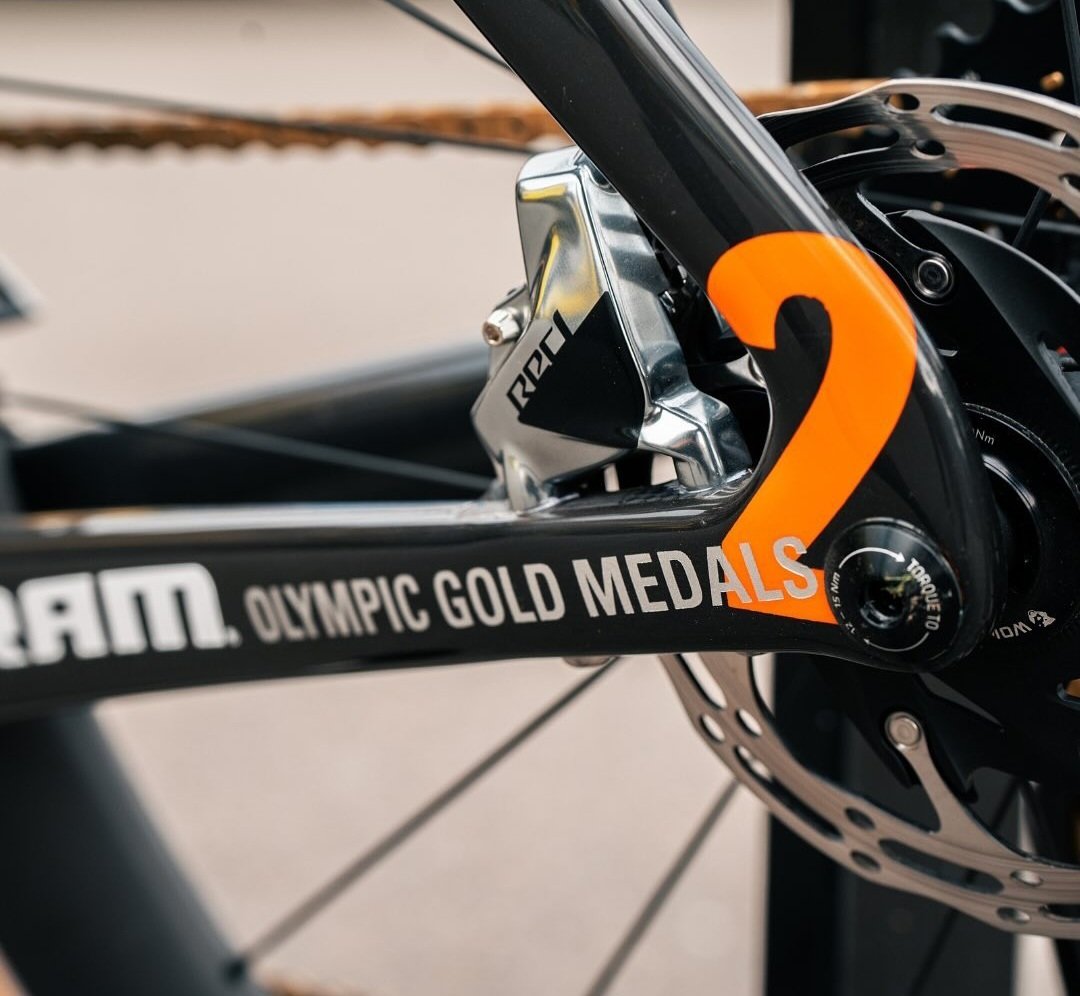 SupporterVos's tweet photo. The @cervelo bicycle Marianne has been awarded with celebrating her 250 professional wins is SO COOL!!! https://t.co/5wTkFfr4gP
