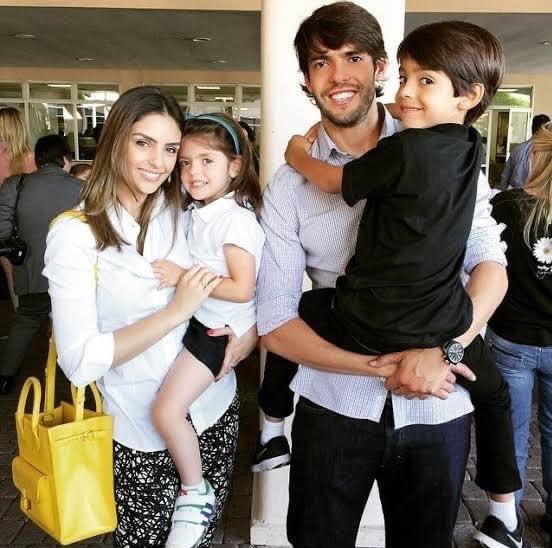 🇧🇷 Kaka's ex wife revealed the reason she divorced him was because he was ‘too perfect’ of a husband. “Kaka never betrayed me, he treated me well, he gave me a wonderful family, but I was not happy, something was missing. The problem was, he was too perfect for me.” 🤔