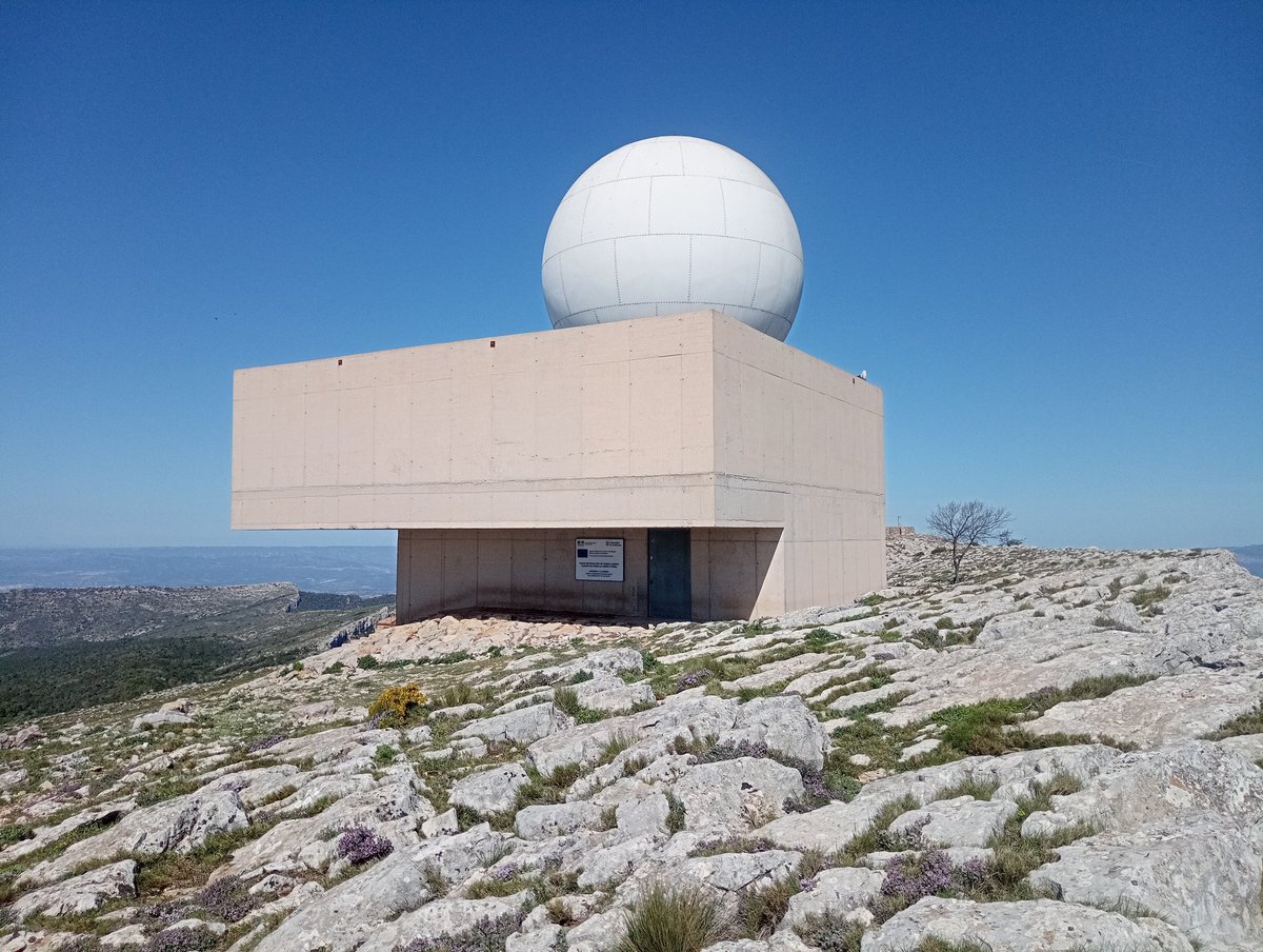 JRovireta's tweet photo. Aquest matí per la serra de #Llaberia amb força calor. #Pratdip #Colldejou #Tivissa #TerresdelMestral #senderisme #paisatge #racons @caminsnatura @meteocat @TerresdeMestral @MuntanyesCD @eltempsTV3 https://t.co/BvhNItCotJ