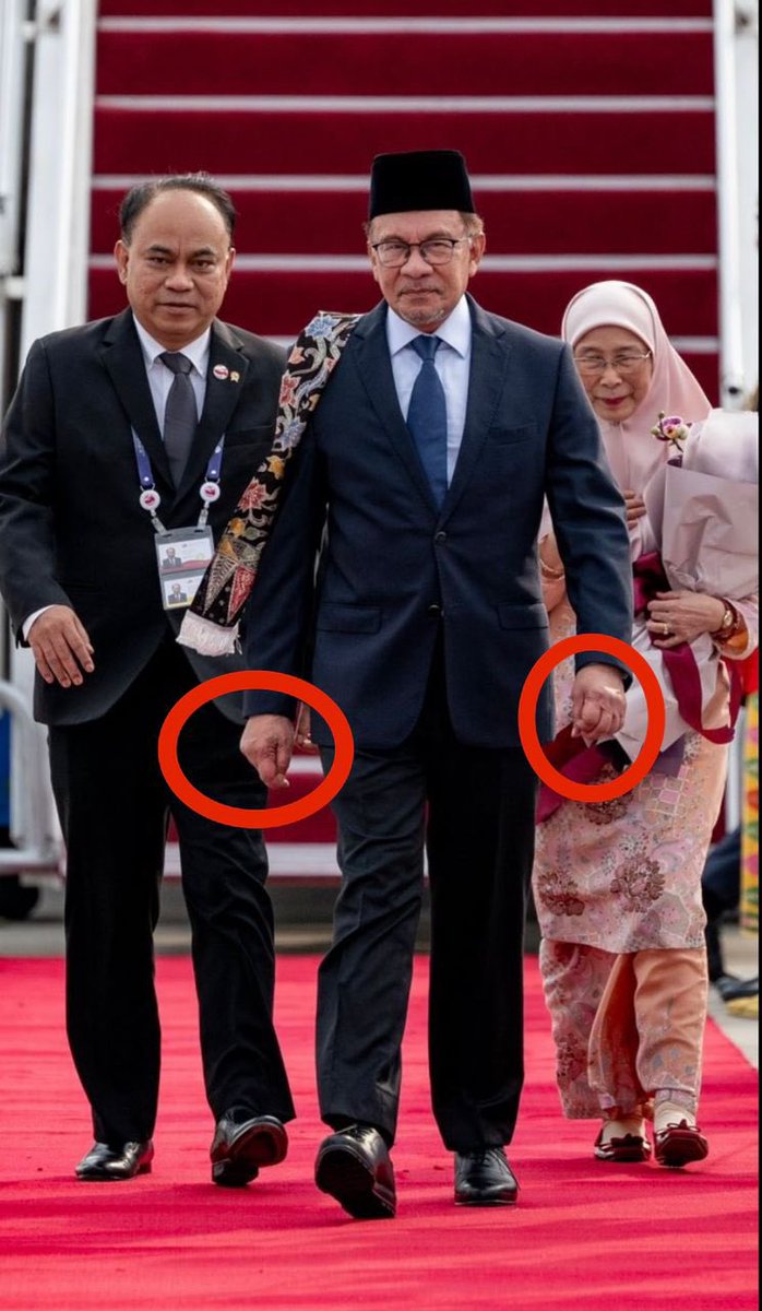 Sir_Azri tweet picture