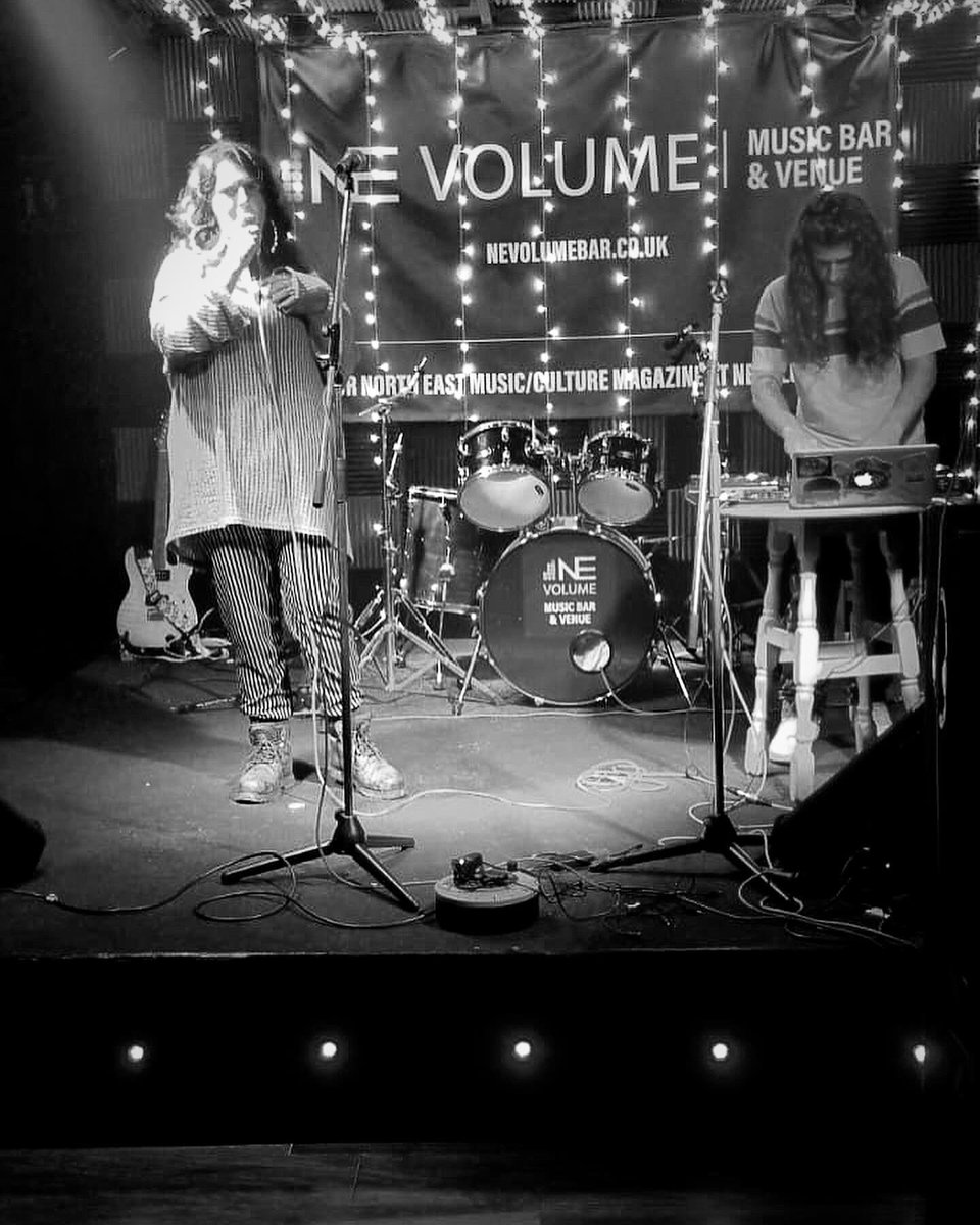 Evadingstr8s's tweet photo. Some snaps from our time at NE Volume music bar in Stockton last night. 🤍🖤 https://t.co/d4uXgOO31q